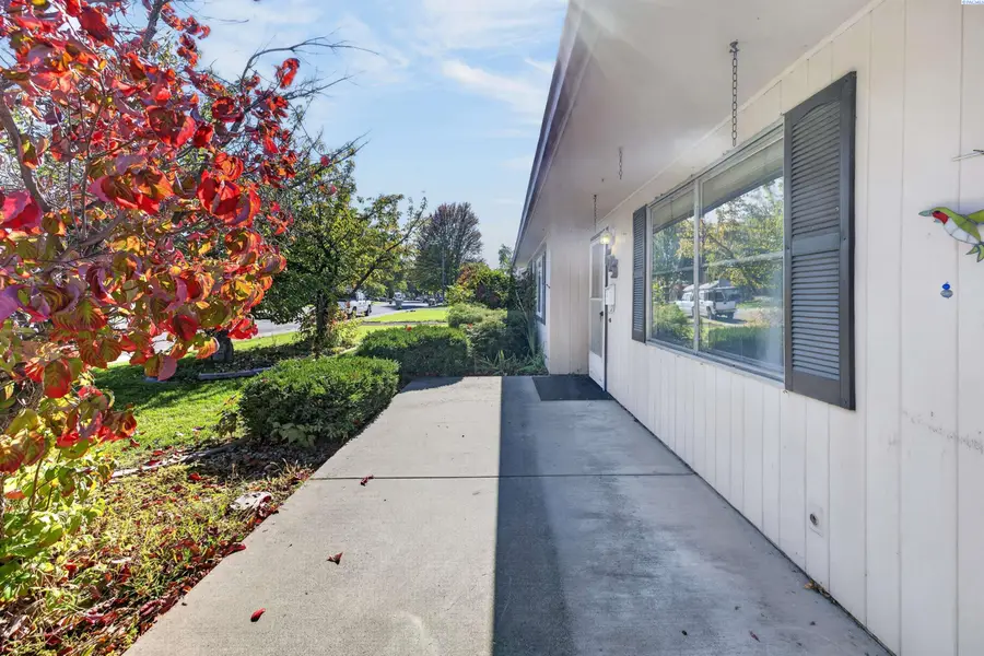 605 Cottonwood Dr., Richland, WA 99354 - #3