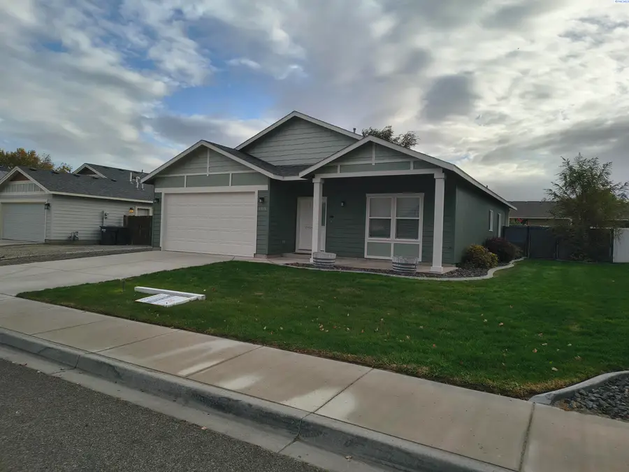 4405 Phoenix Ln, Pasco, WA 99301 - #3