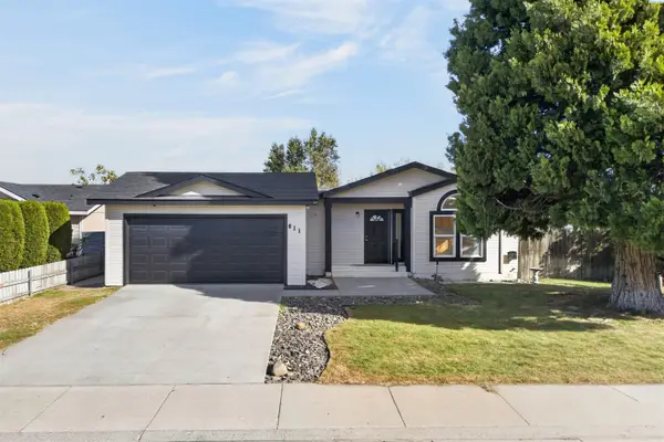 611 N Waldemar Ave, Pasco, WA 99301