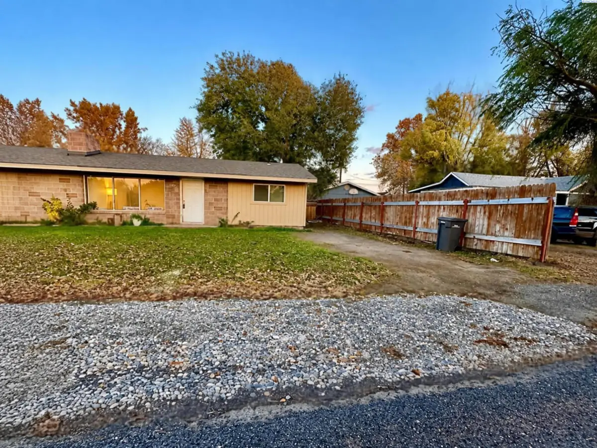 1911 & 1909 S Beech St, Kennewick, WA 99337 - #1