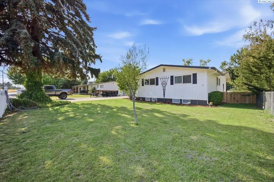 6518 W Yellowstone Ave, Kennewick, WA 99336 - #3