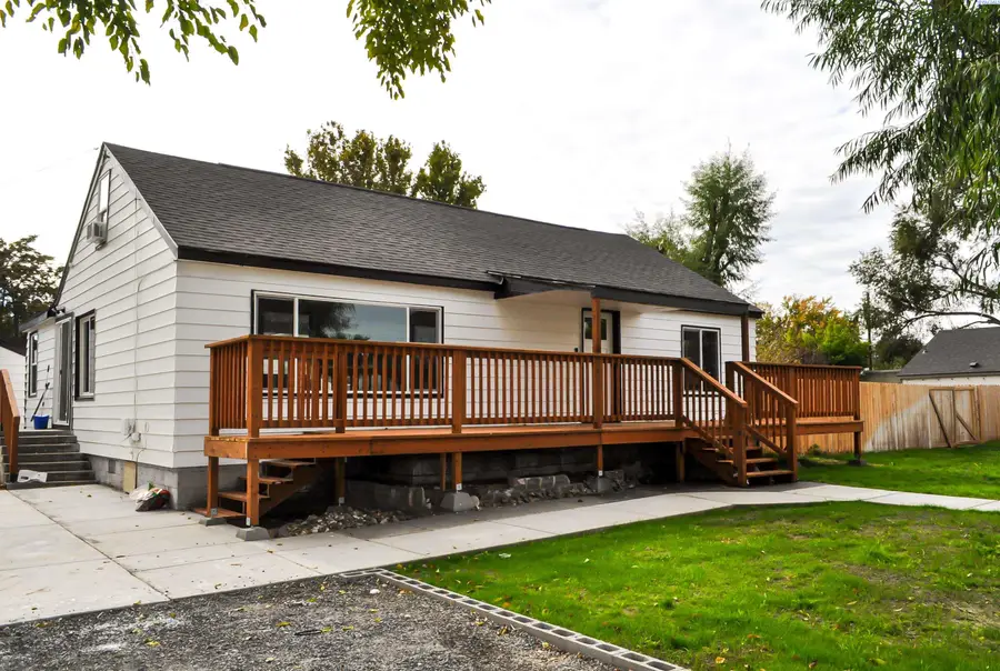 1623 W 1st Ave, Kennewick, WA 99336 - #3