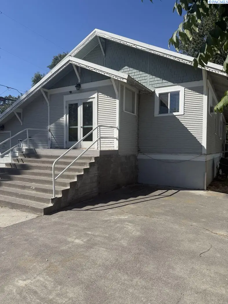 17 N Ione Street, Kennewick, WA 99336 - #1