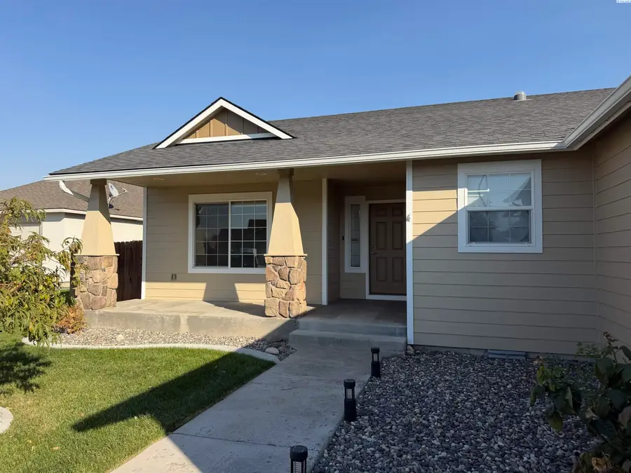 1806 Wallace Ct., West Richland, WA 99353 - #2