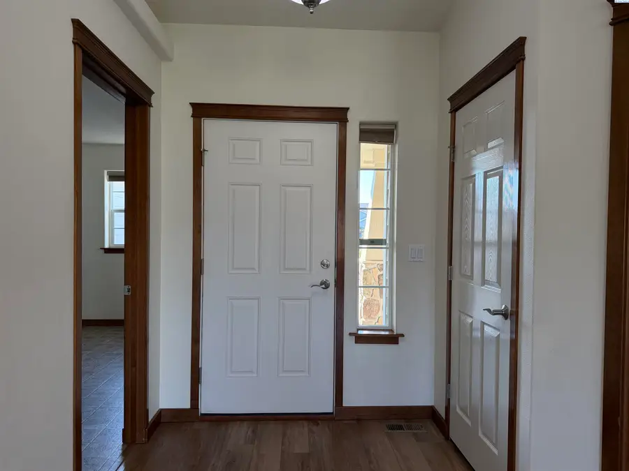 1806 Wallace Ct., West Richland, WA 99353 - #3