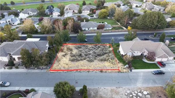 3802 W 42nd Ave, Kennewick, WA 99337