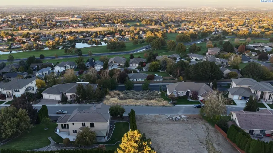 3802 W 42nd Ave, Kennewick, WA 99337 - #2