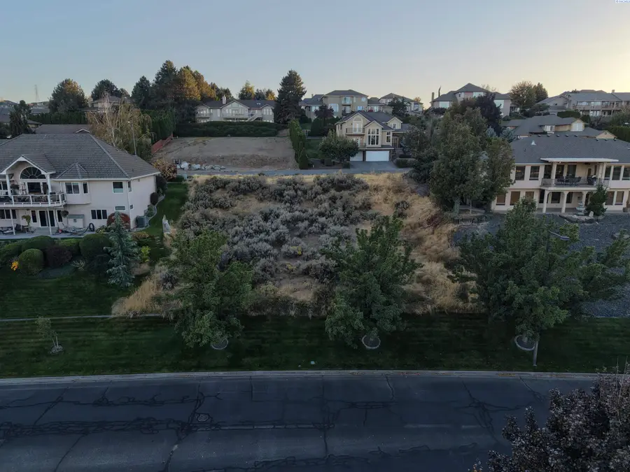 3802 W 42nd Ave, Kennewick, WA 99337 - #3
