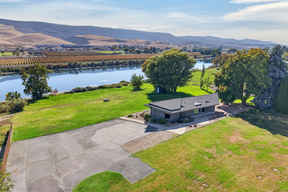 142103 W North River Road, Prosser, WA 99350 - #1