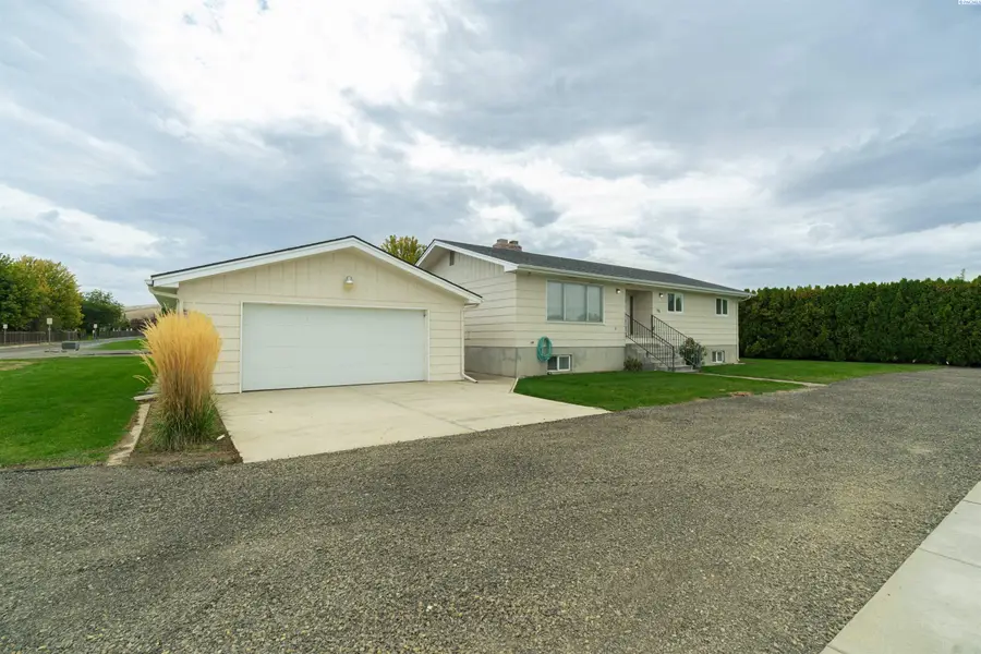 511 W 45th Ave, Kennewick, WA 99337 - #2