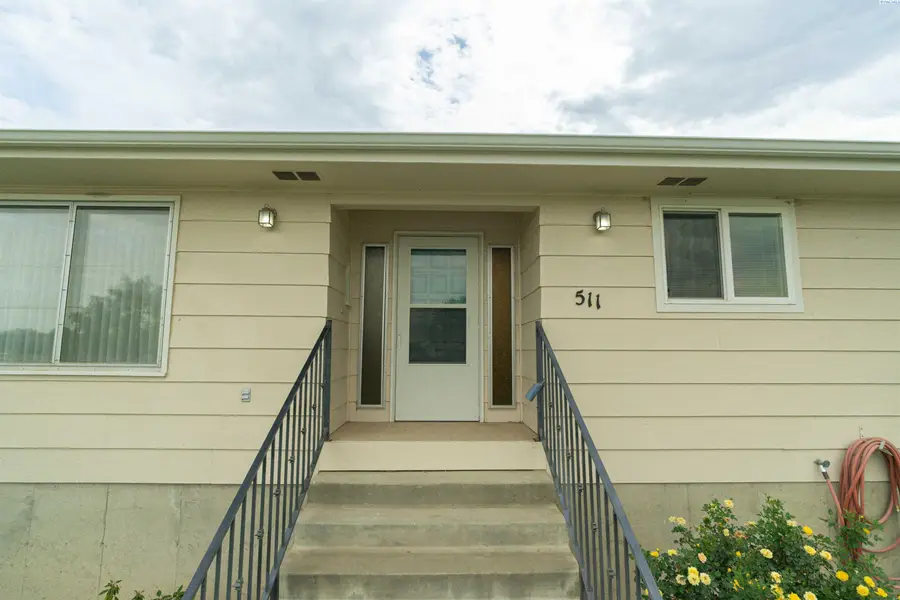 511 W 45th Ave, Kennewick, WA 99337 - #3