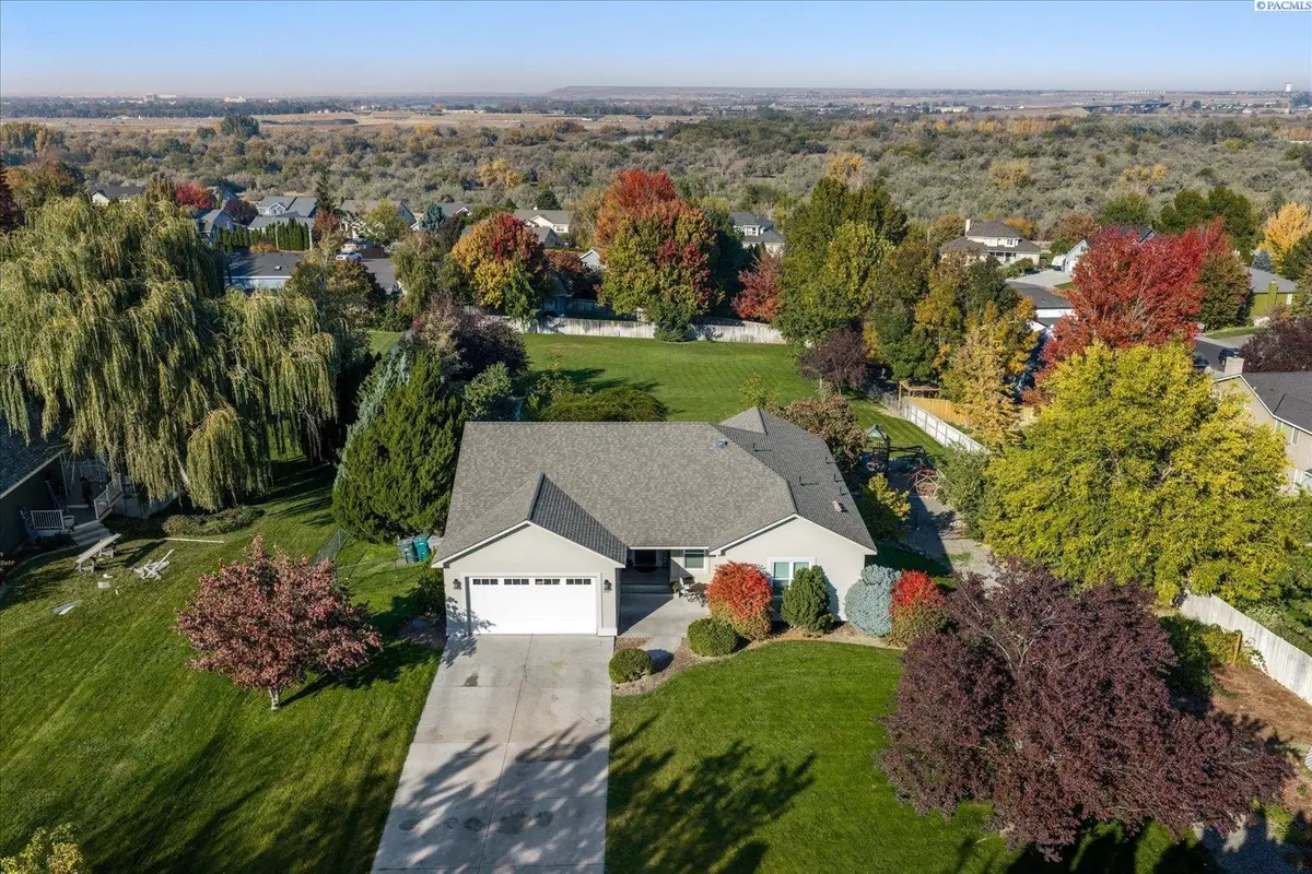 210 Windwood Ln, Richland, WA 99352 - #1