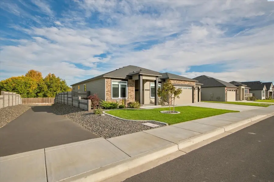 502 Tatoosh Ave, West Richland, WA 99353 - #2