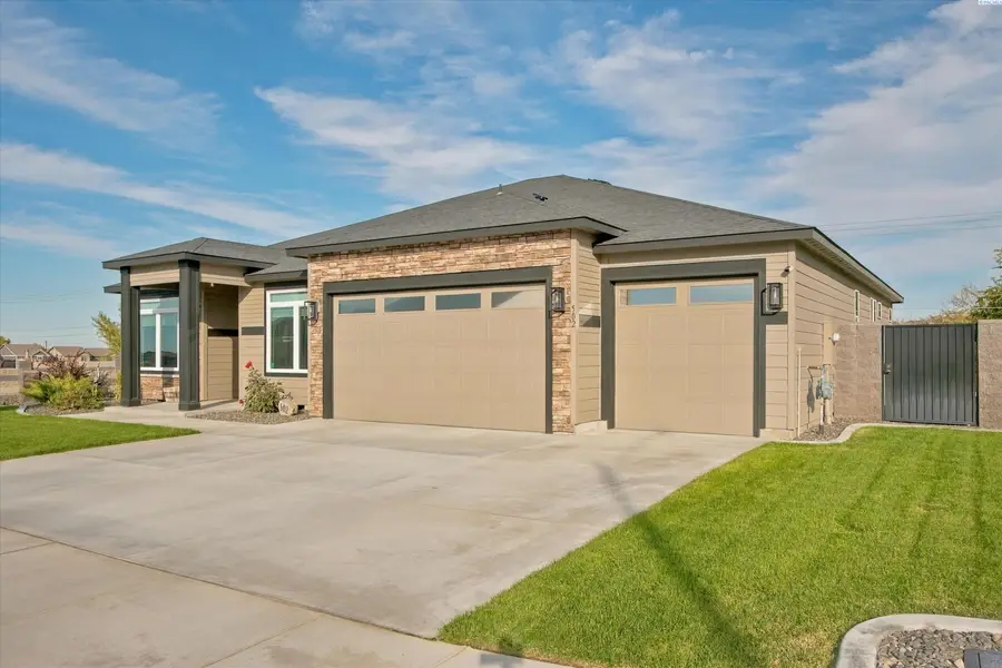502 Tatoosh Ave, West Richland, WA 99353 - #3