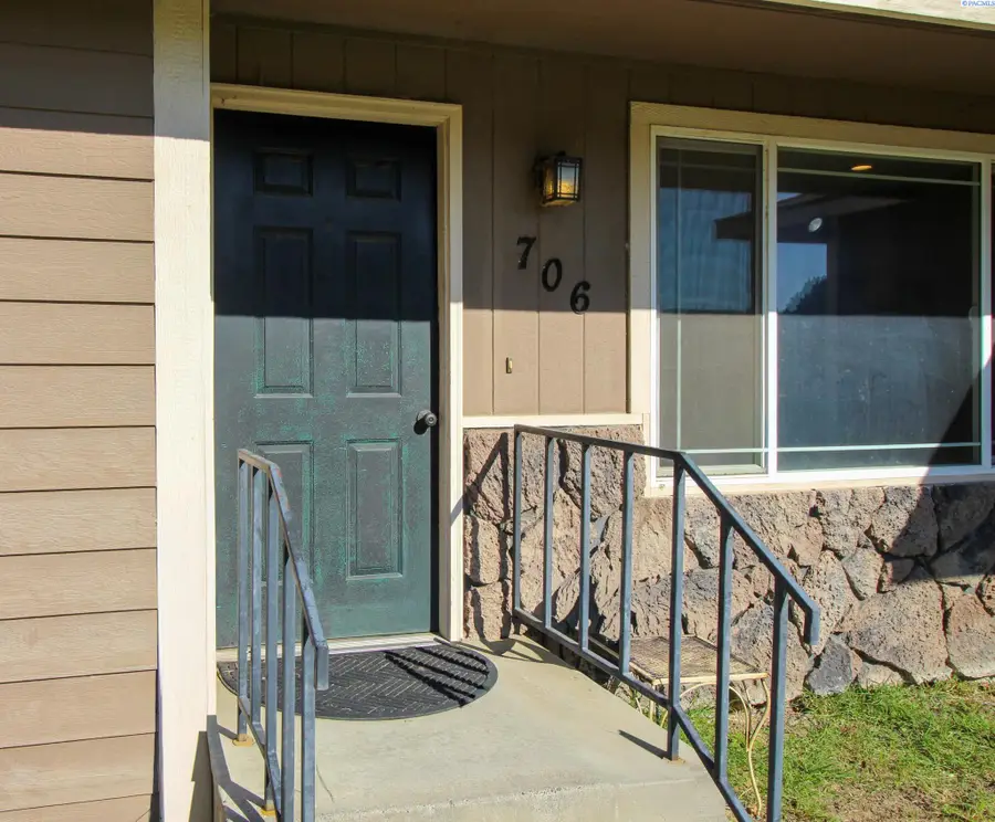 706 W 45th Place, Kennewick, WA 99337 - #3