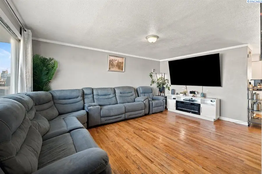 333 W 10th Ave, Kennewick, WA 99336 - #3