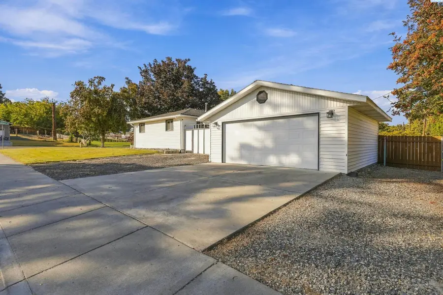 2021 S Fruitland Street, Kennewick, WA 99337 - #2