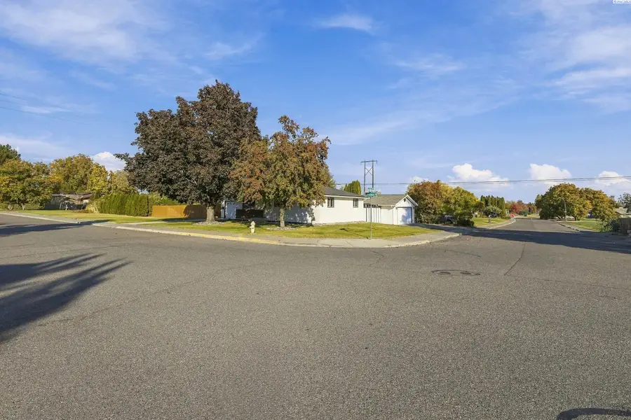 2021 S Fruitland Street, Kennewick, WA 99337 - #3