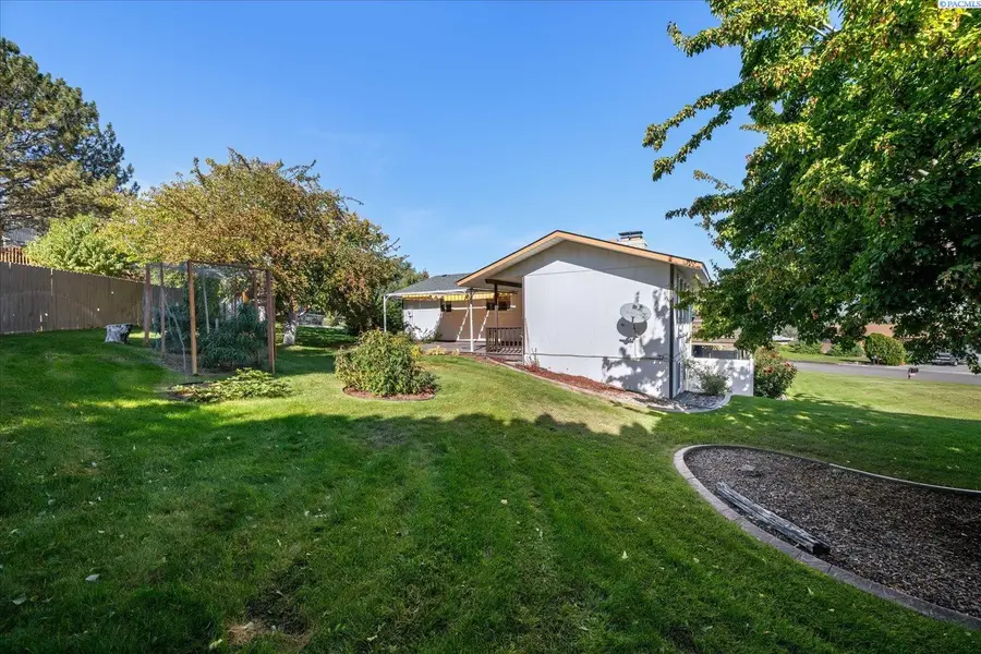 4243 King Dr, West Richland, WA 99353 - #2