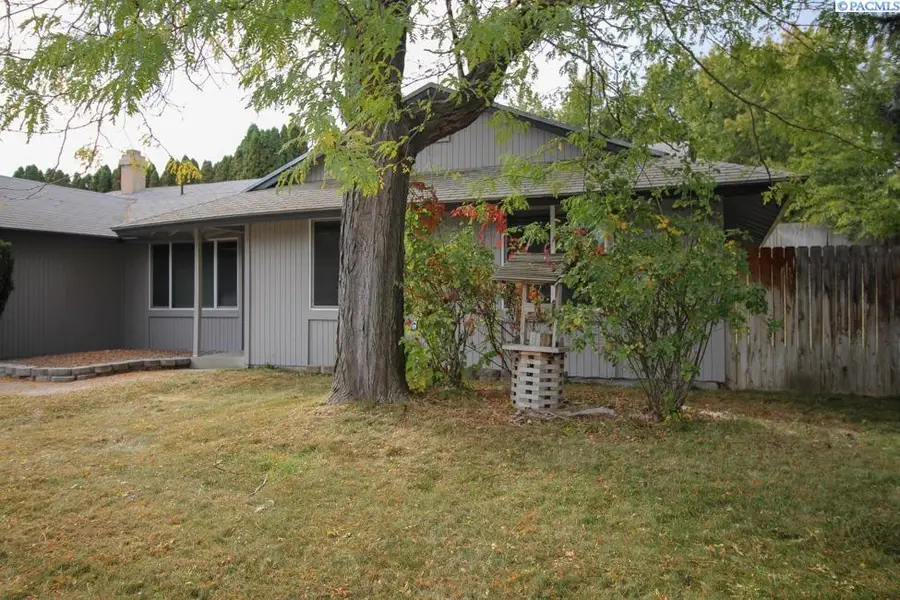 1013 W 14th Avenue, Kennewick, WA 99337 - #2