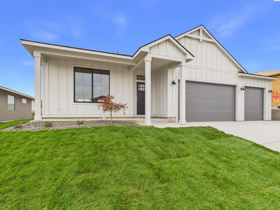3745 Scout St, Richland, WA 99352 - #2
