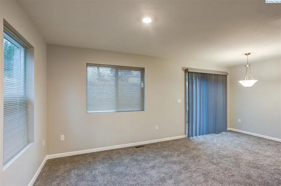 3513 W 7th Ave, Kennewick, WA 99336 - #2