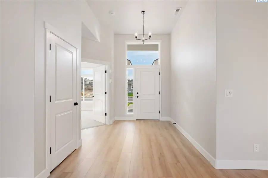 7174 W 30th Ave., Kennewick, WA 99338 - #2