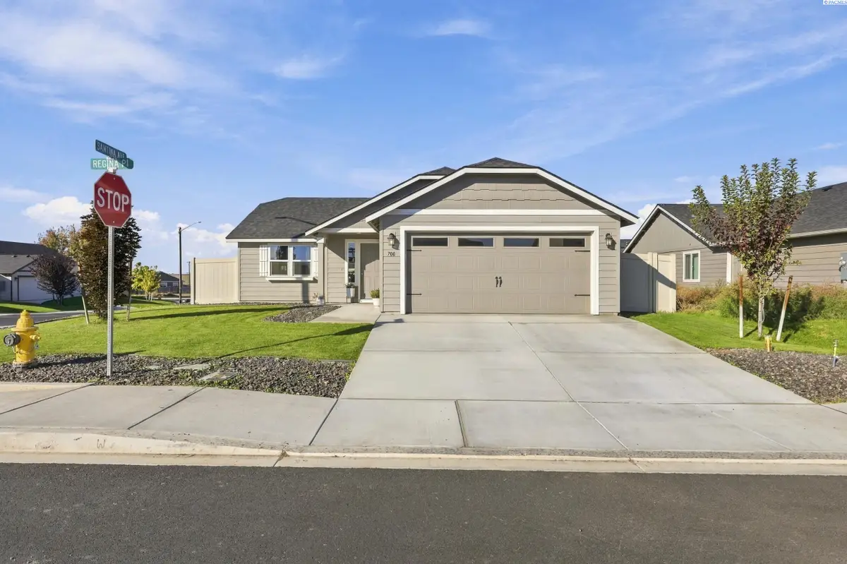700 Regina Pl, Grandview, WA 98930 - #1