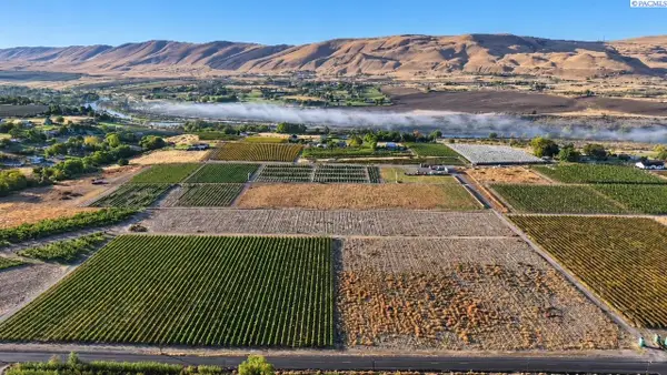 11805 W Creek Rd, Benton City, WA 99320