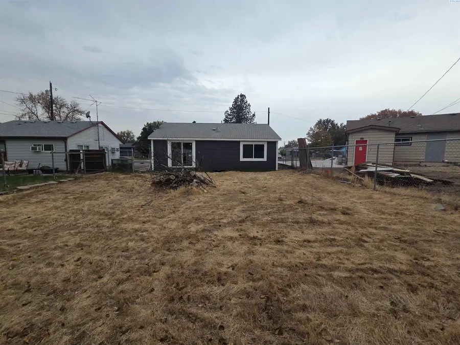 906 Snow Ave, Richland, WA 99352 - #2