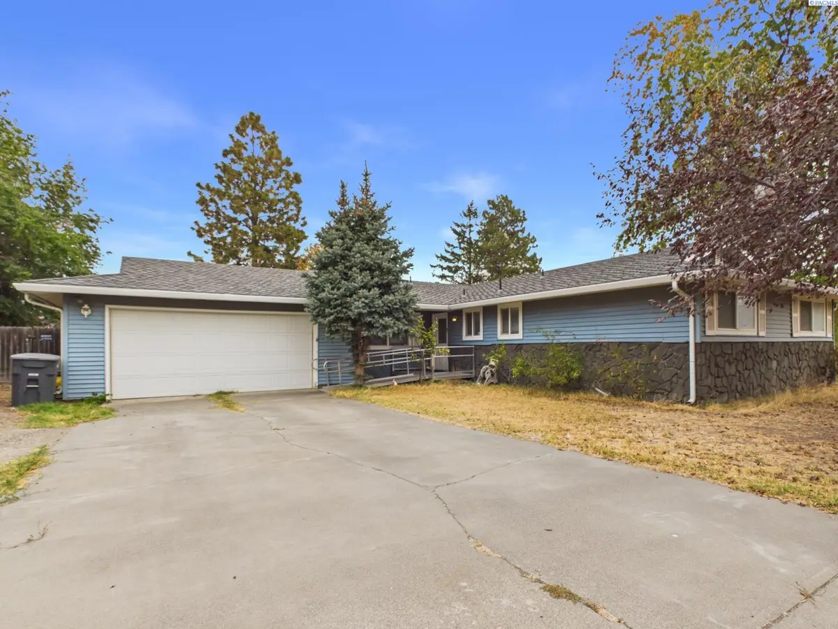 1208 W 16th Pl, Kennewick, WA 99337 - #1