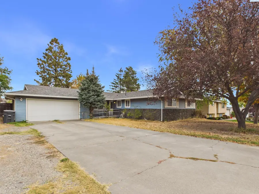 1208 W 16th Pl, Kennewick, WA 99337 - #2