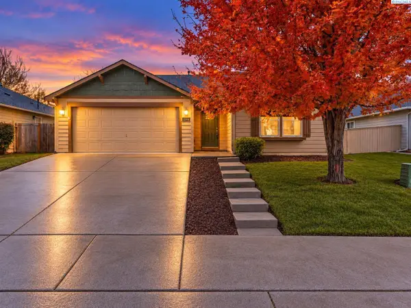 2208 S Kellogg Pl, Kennewick, WA 99338