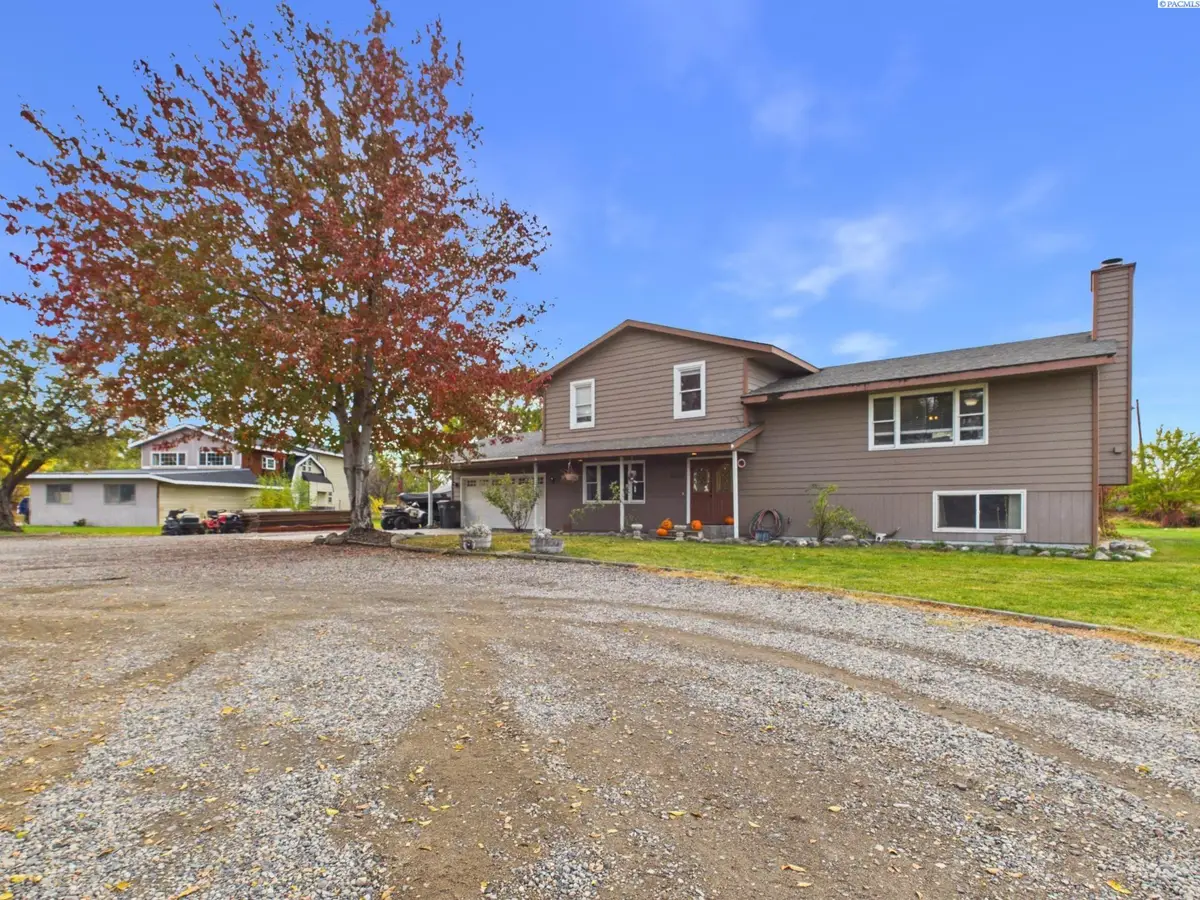 14220 S Haney Rd, Kennewick, WA 99337 - #1