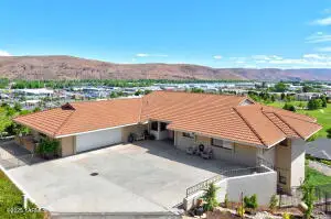 1011 N 42nd Pl, Yakima, WA 98908