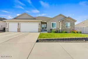 7403 Douglas Dr, Yakima, WA 98908 - Image #1
