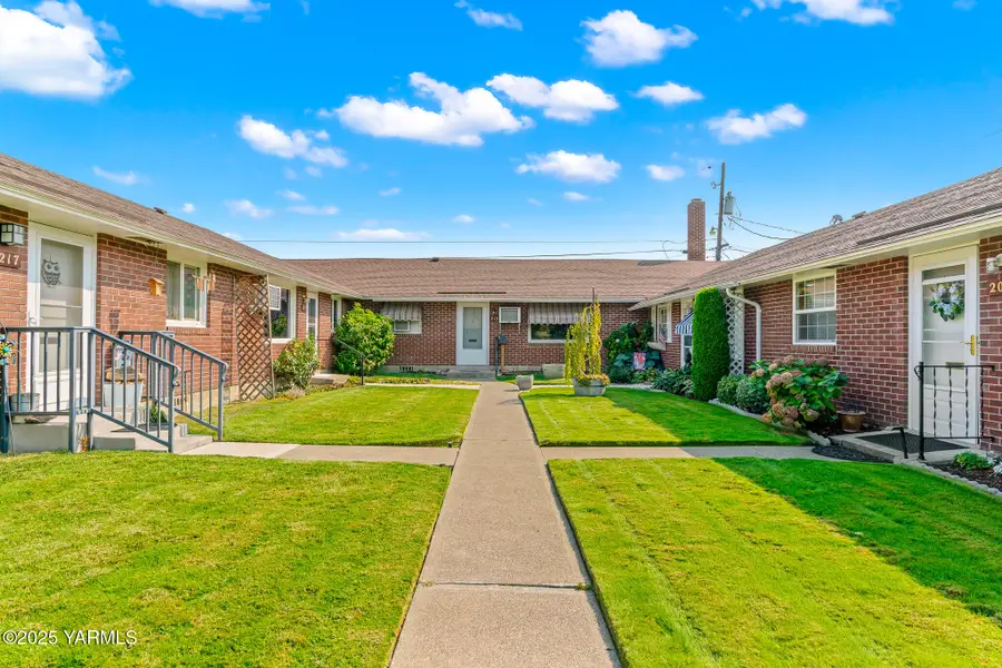 215 N 42nd Ave, Yakima, WA 98908 - #2