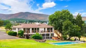 283 Cook Rd, Yakima, WA 98908