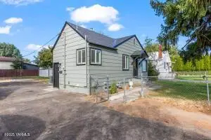 1406 S 3rd Ave, Yakima, WA 98902 - Image #3