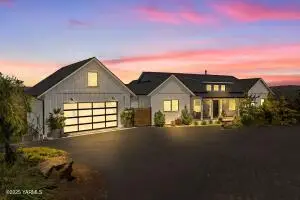 4611 Hilltop Way, Yakima, WA 98908