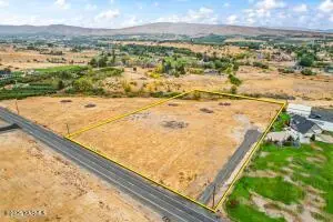13205 Douglas Rd, Yakima, WA 98908