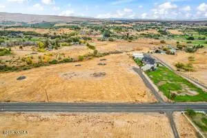 13205 Douglas Rd, Yakima, WA 98908 - Image #3