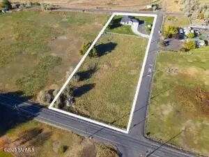10002 N Wamba Rd, Prosser, WA 99350 - #2