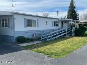 55 W Washington Ave #4, Yakima, WA 98903