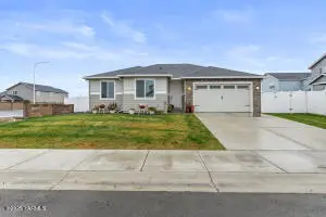 2121 Amber Lp, Yakima, WA 98901