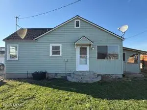 1906 Corpman Ln, Yakima, WA 98903