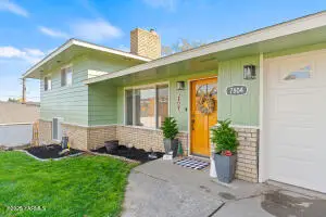 7804 Englewood Crest Dr, Yakima, WA 98908