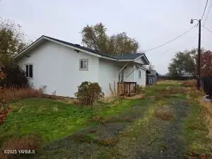 41 Washington St, Harrah, WA 98933