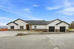 7920 Englewood Crest Dr, Yakima, WA 98908 - Image #2