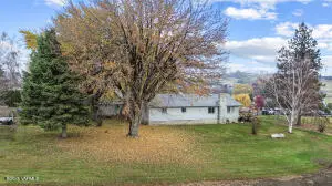 2760 Selah Loop Rd, Selah, WA 98942 - Image #1